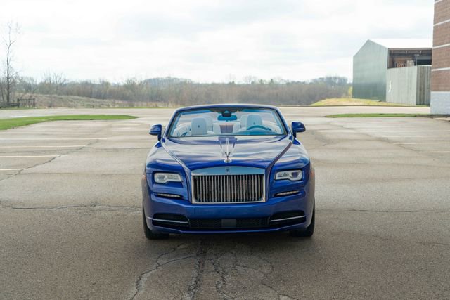 Used 2017 Rolls-Royce Dawn image 37