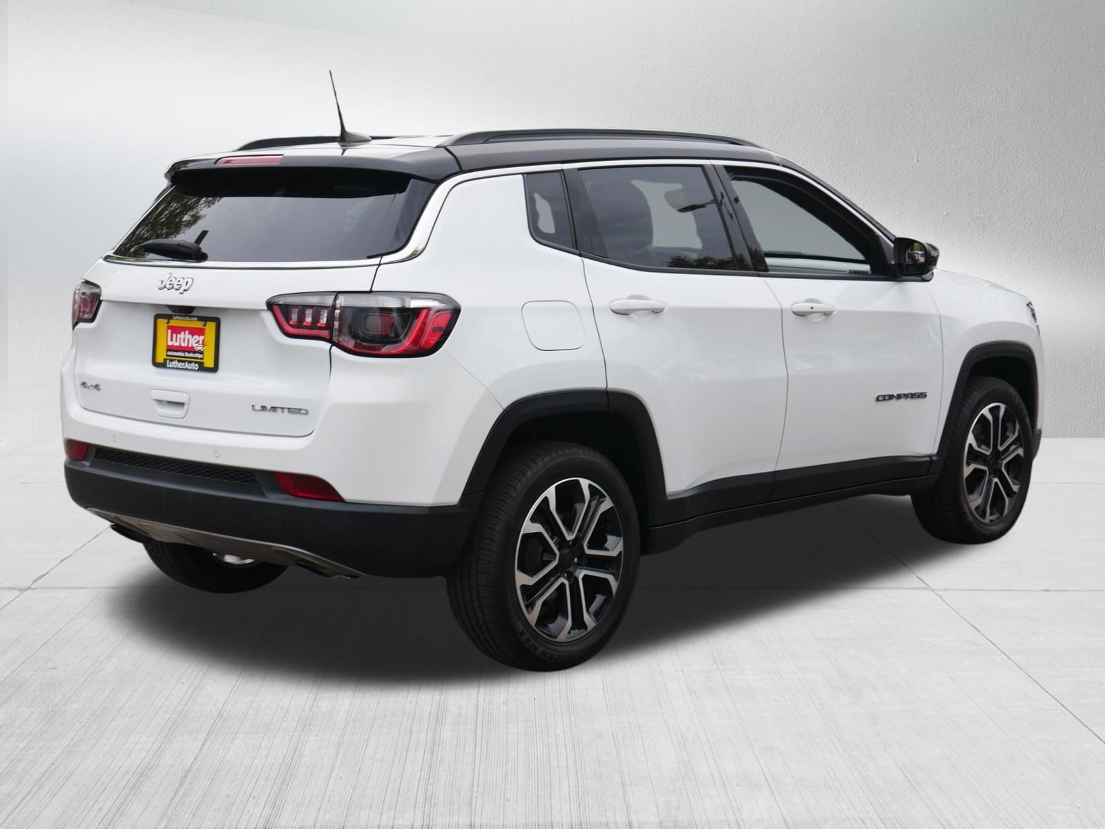 Used 2023 Jeep Compass Limited AWD/4WD image 7
