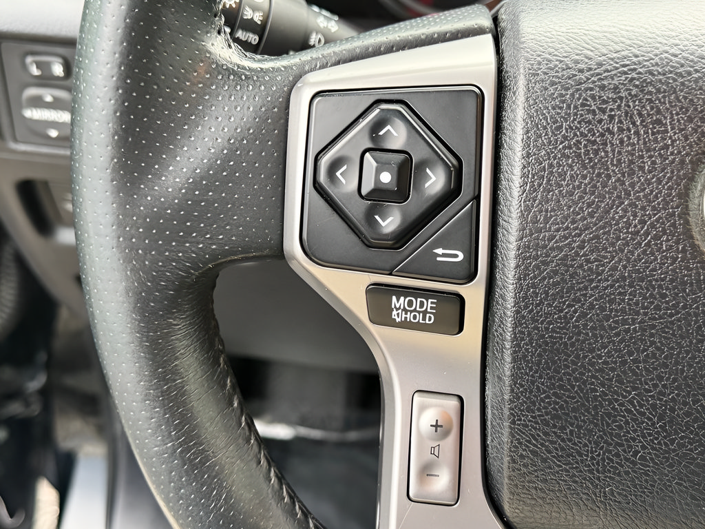 Used 2016 Toyota 4Runner Limited AWD/4WD image 24