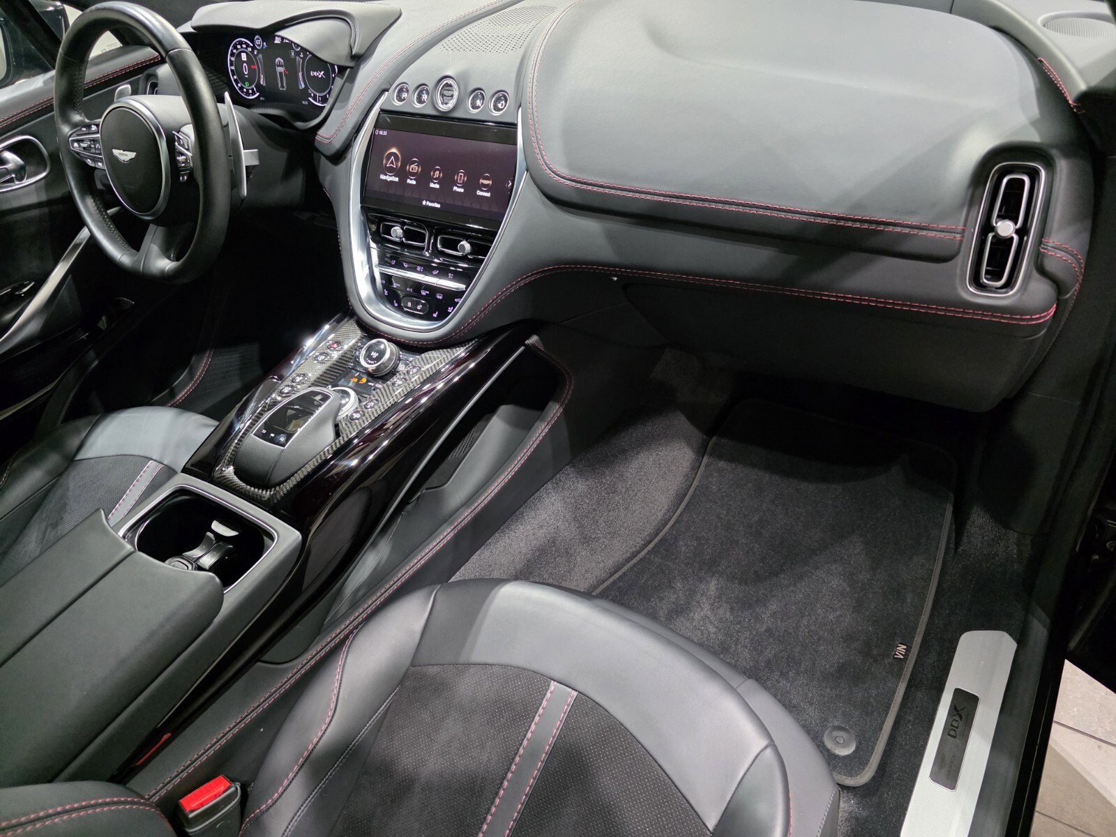 Used 2023 Aston Martin DBX 707 image 3