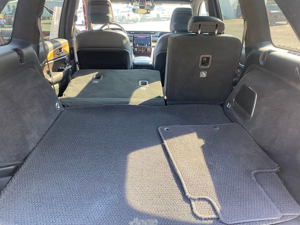 Used 2024 Jeep Grand Cherokee Summit image 21