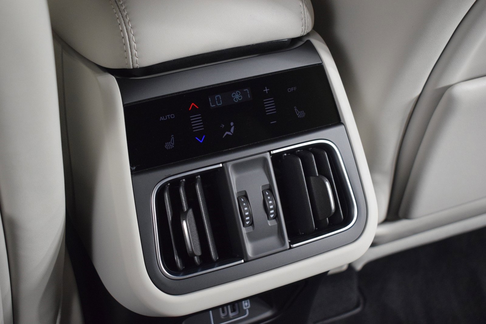 New 2024 Maserati Grecale GT image 24