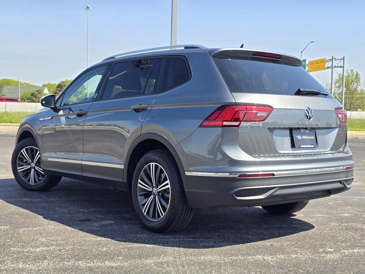 Used 2024 Volkswagen Tiguan Wolfsburg Edition FWD image 12