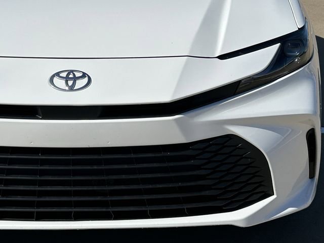 Used 2025 Toyota Camry LE image 9