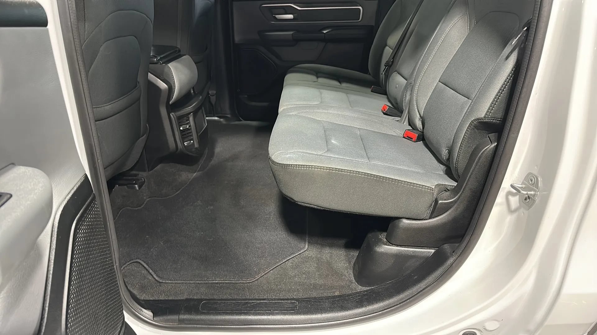 Used 2020 RAM 1500 Big Horn AWD/4WD image 11
