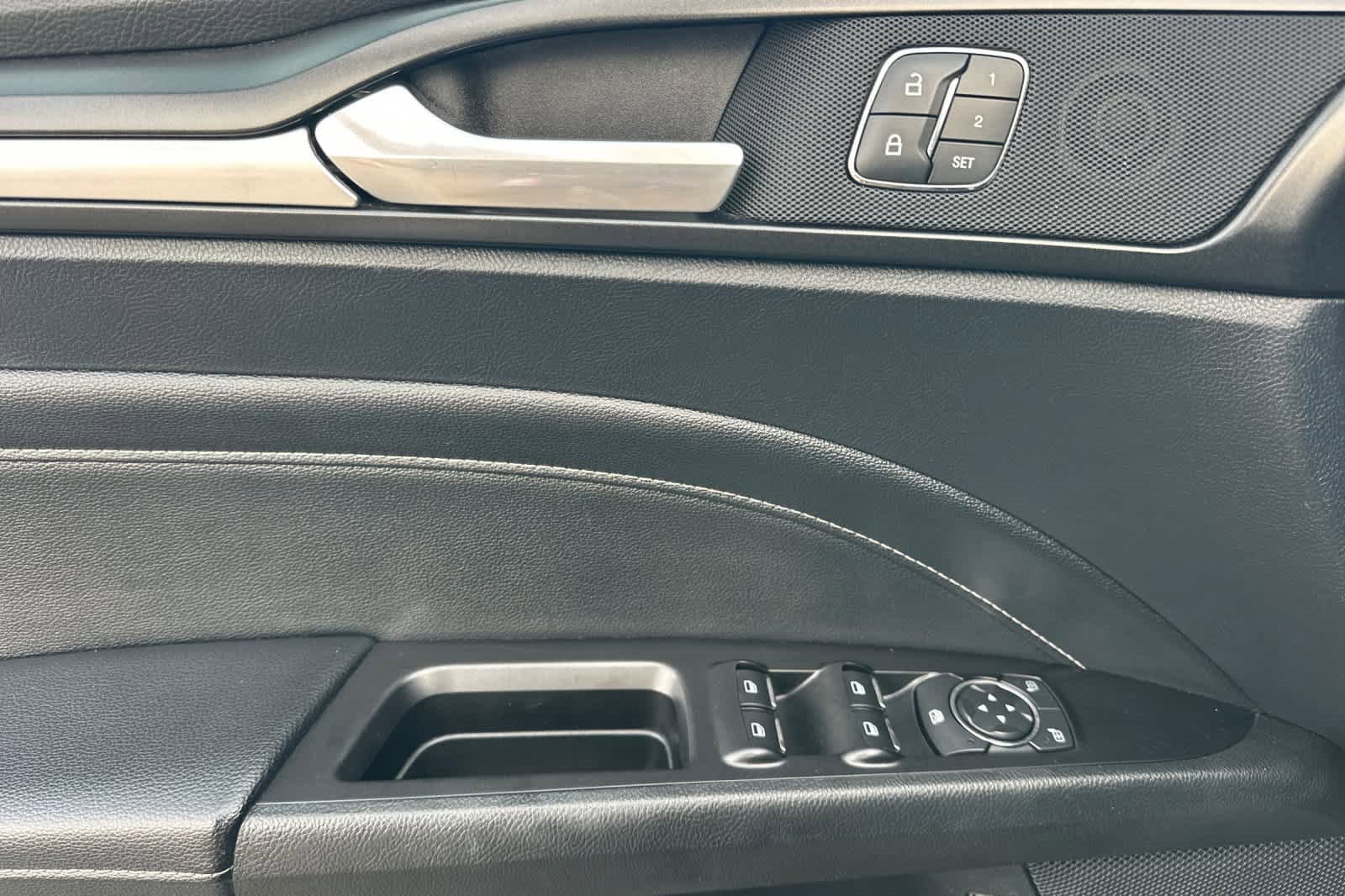 Used 2020 Ford Fusion Titanium image 12