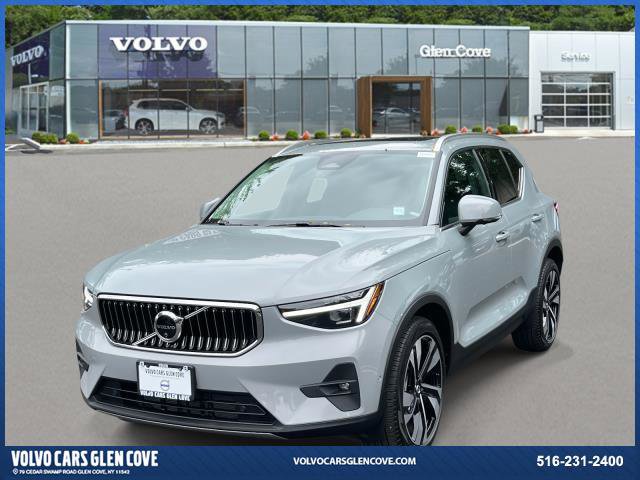 Used 2025 Volvo XC40 B5 Plus w/ Protection Package Premier image 2