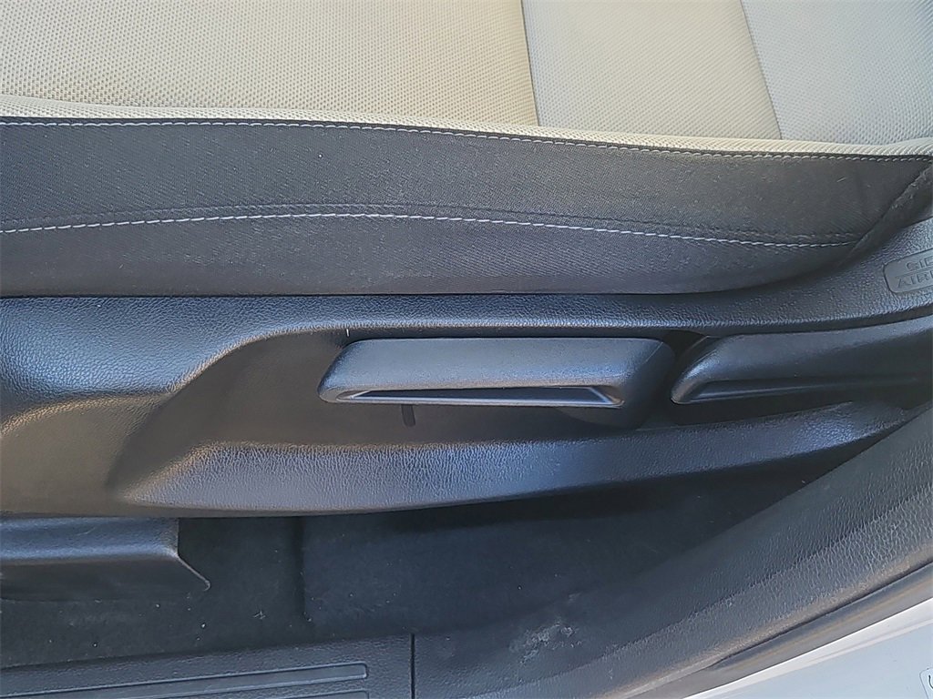 Used 2024 Honda CR-V LX image 17