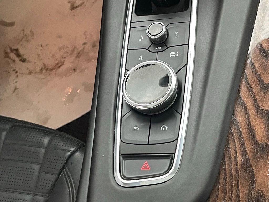 Certified 2022 Cadillac Escalade Sport Platinum w/ LPO, ONYX Package image 44