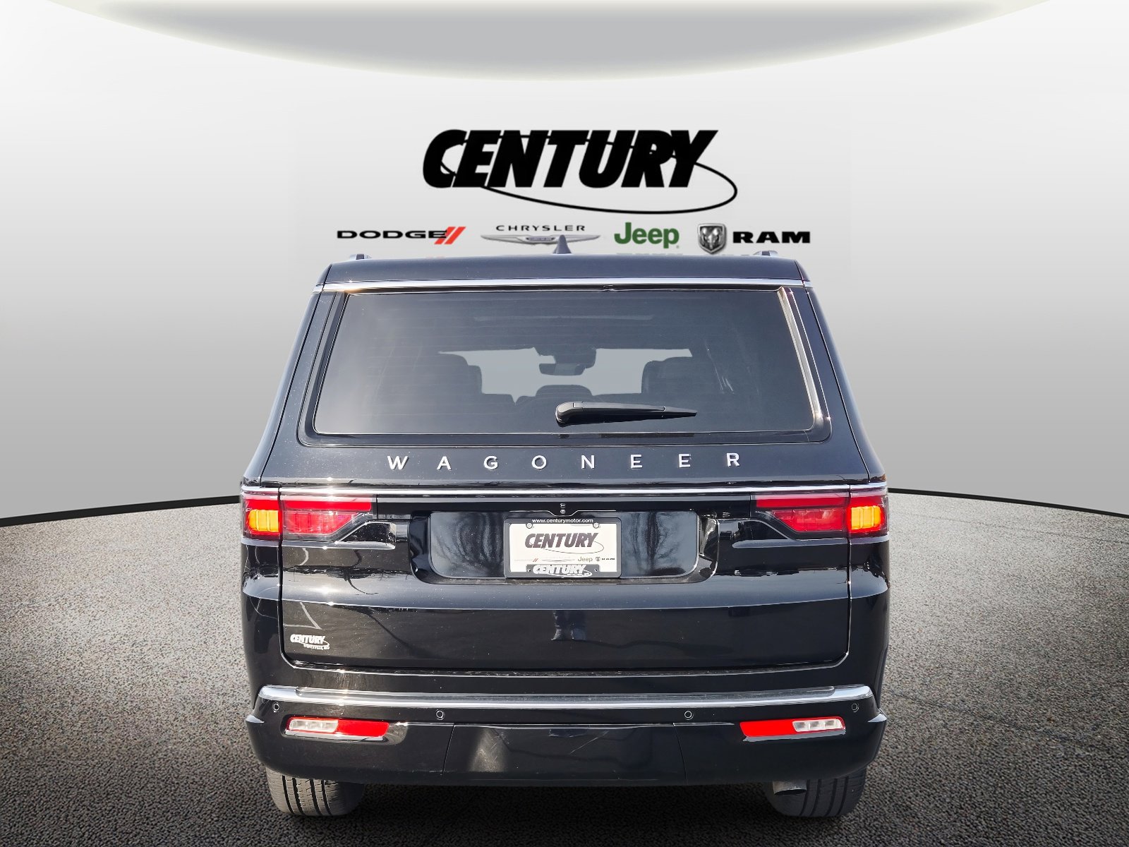 Used 2024 Jeep Wagoneer L 4WD w/ Premium Group I image 5