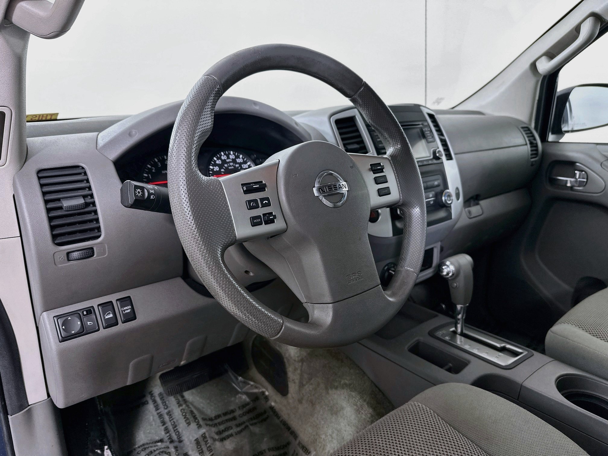 Used 2015 Nissan Frontier SV AWD/4WD image 9