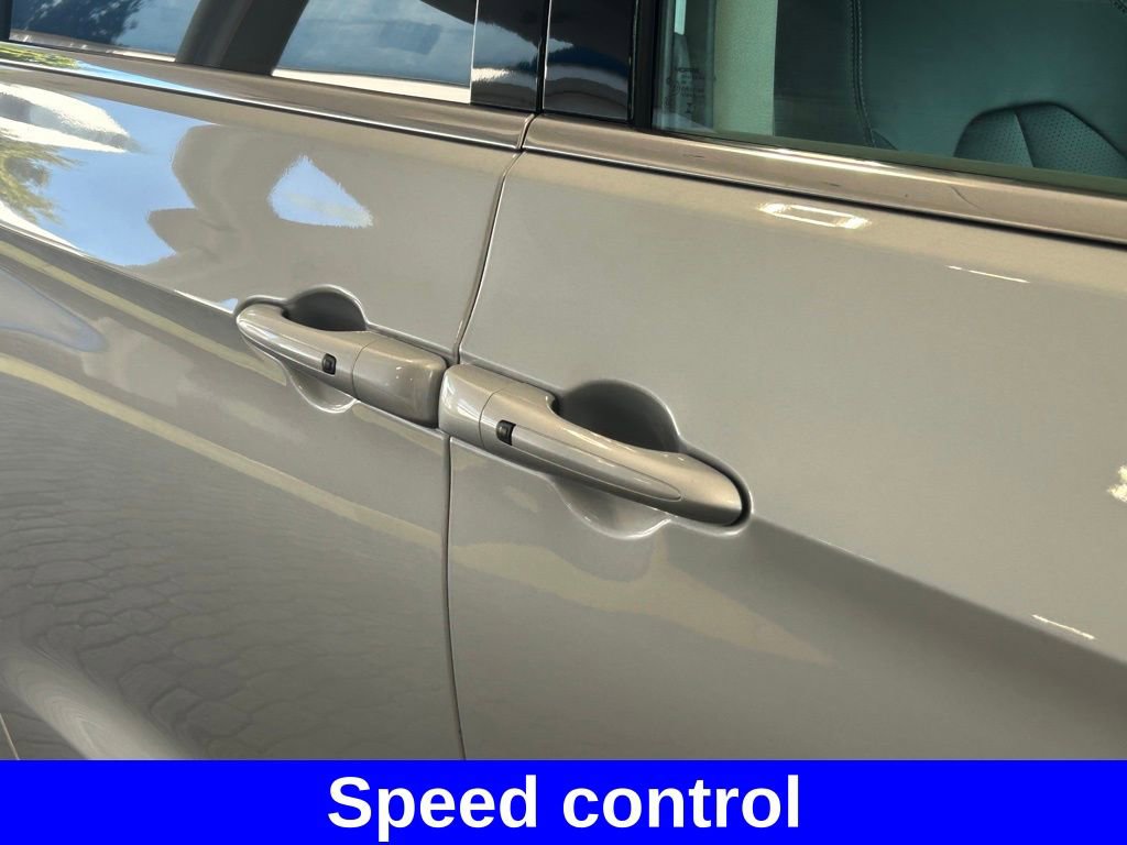 Used 2024 Chrysler Pacifica Touring-L image 18