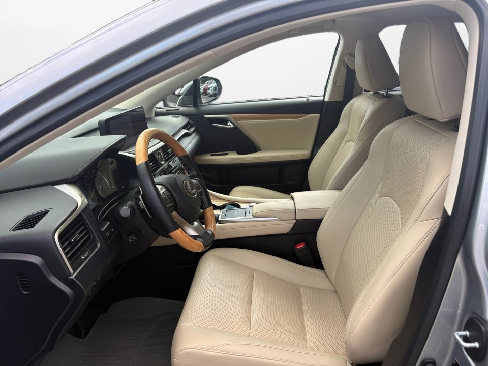 Used 2022 Lexus RX 350L FWD w/ Premium Package image 11