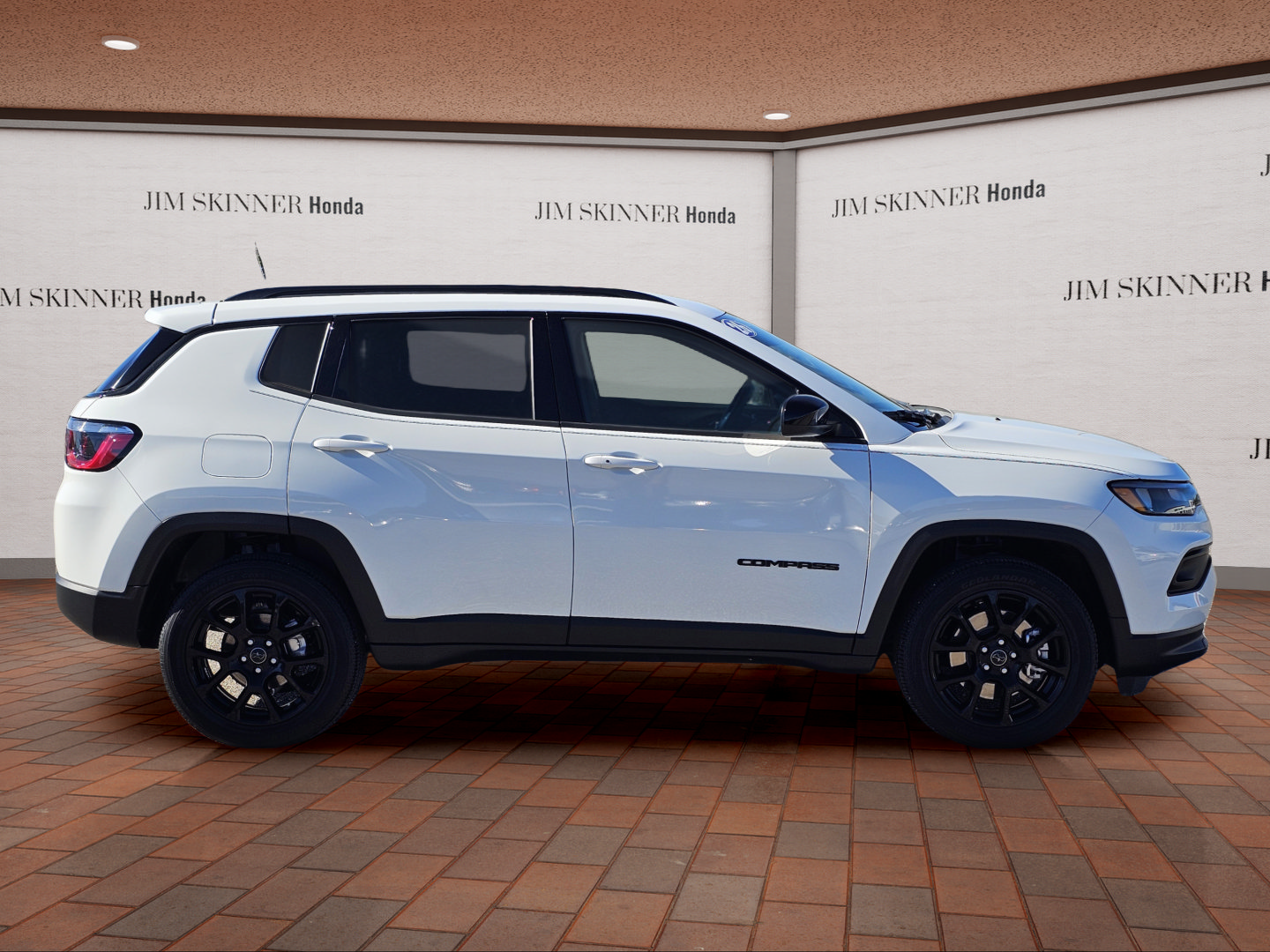 Used 2026 Jeep Compass Latitude AWD/4WD image 7