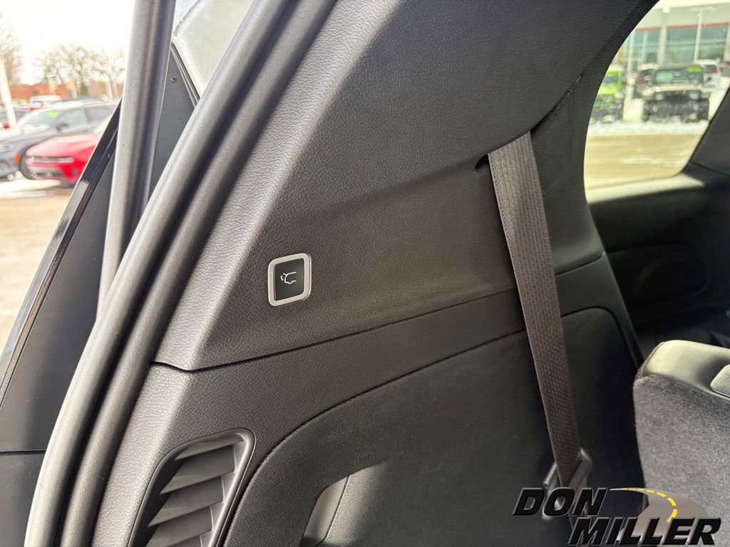 New 2026 Chrysler Pacifica Select image 33