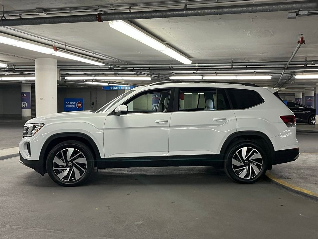 Used 2024 Volkswagen Atlas SE w/ Panoramic Sunroof Package AWD/4WD image 35