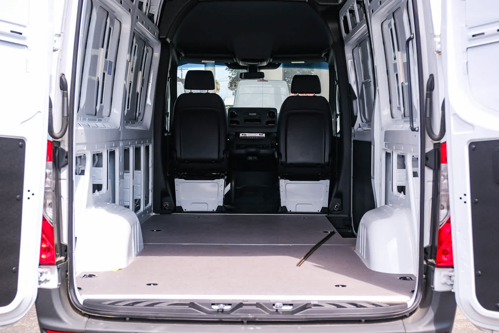 New 2025 Mercedes-Benz Sprinter 2500 image 54