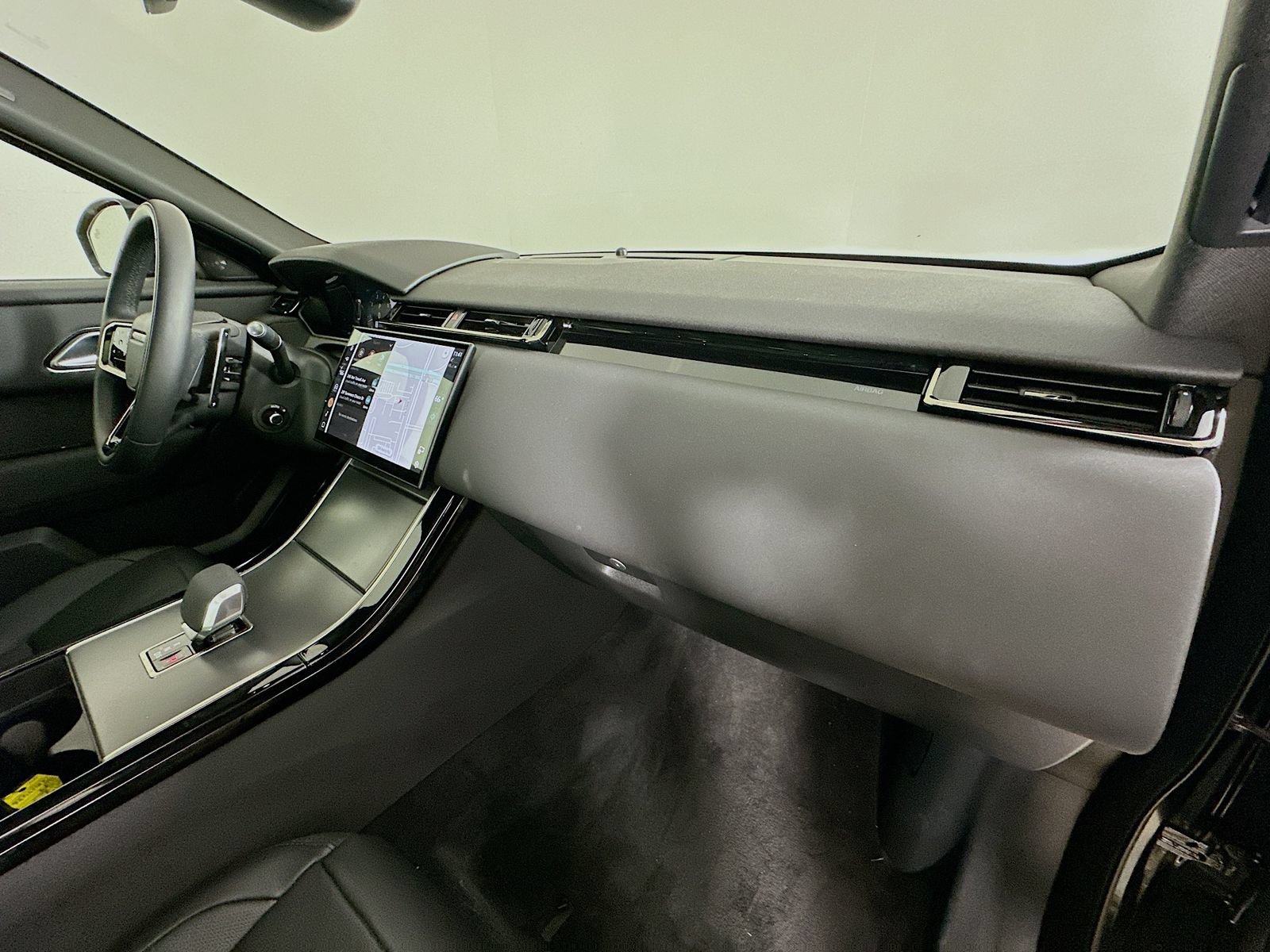 Used 2026 Land Rover Range Rover Velar S AWD/4WD image 45