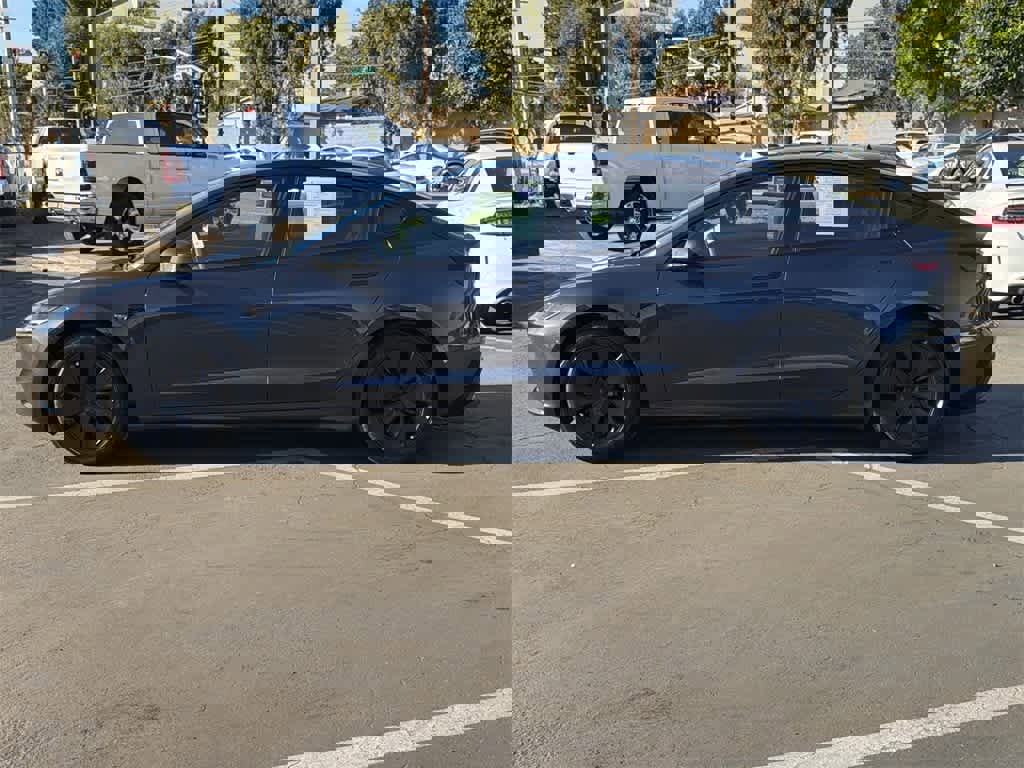 Used 2024 Tesla Model 3 Standard Range image 3