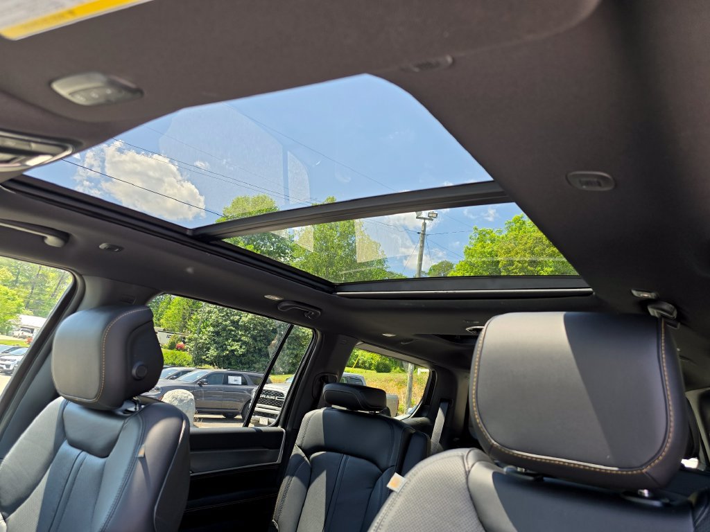 New 2026 Jeep Grand Wagoneer 4WD image 13