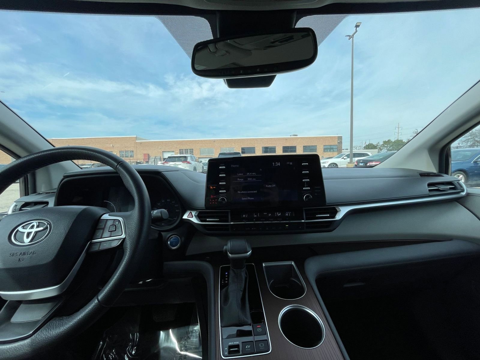 Used 2024 Toyota Sienna XLE image 36