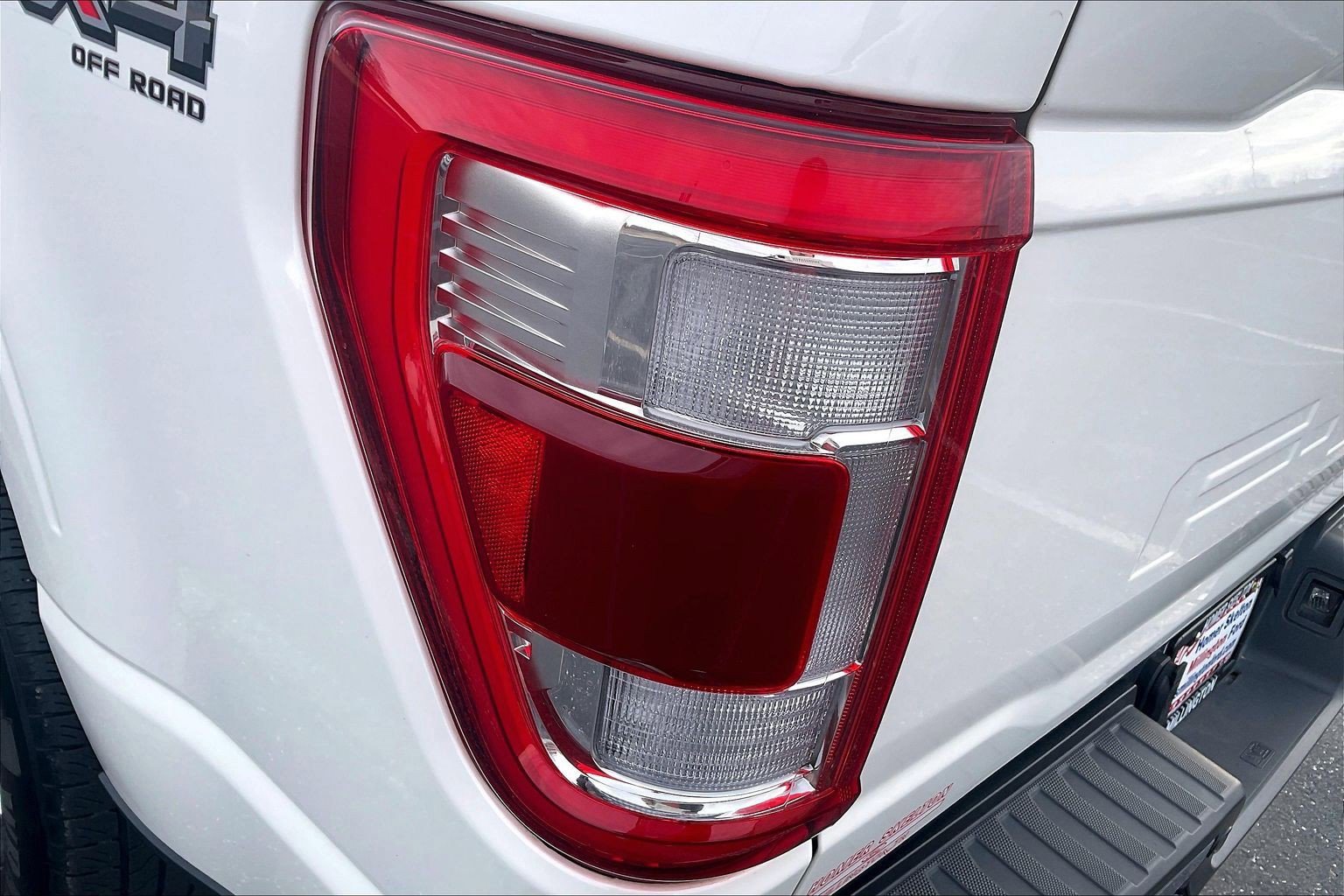 Used 2022 Ford F150 Lariat w/ Max Trailer Tow Package image 24