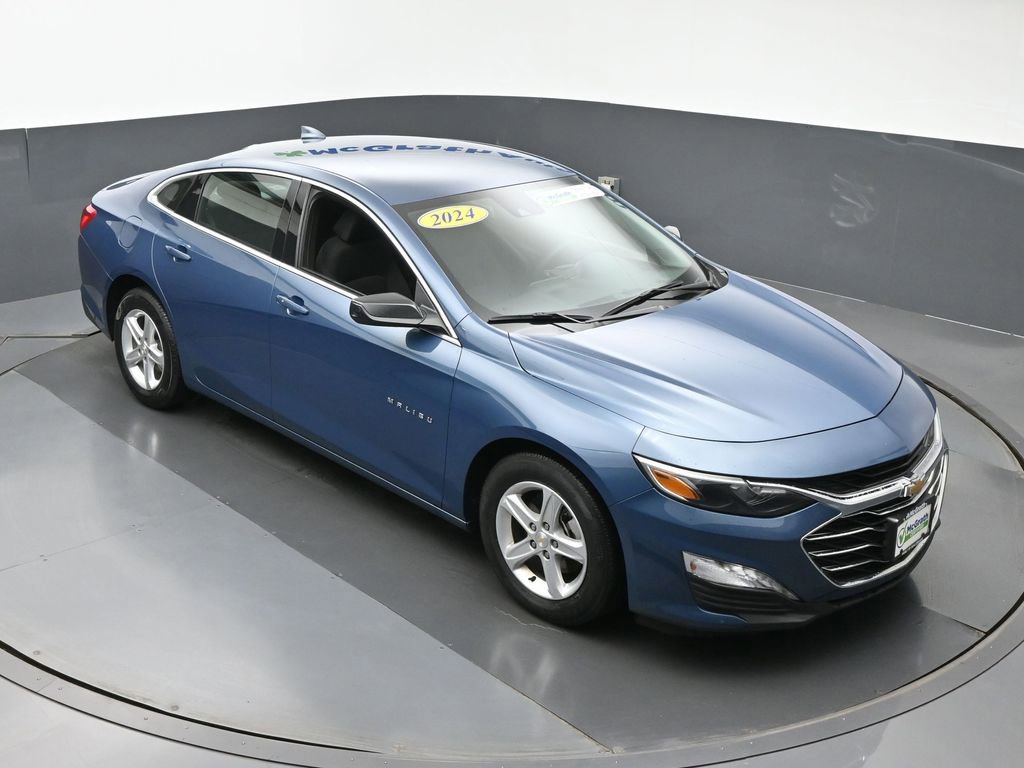Used 2024 Chevrolet Malibu LT image 2