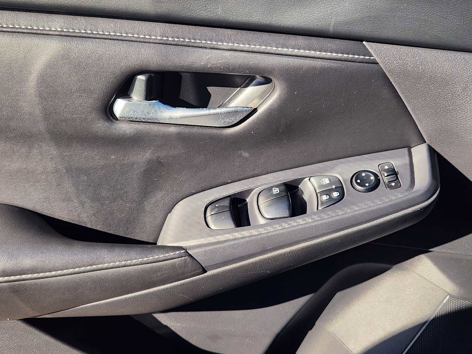 Used 2024 Nissan Sentra SV image 23