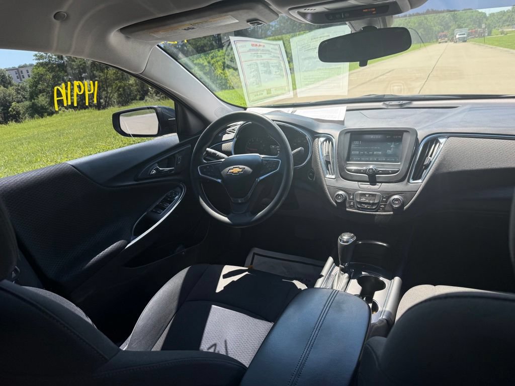 Used 2018 Chevrolet Malibu LT FWD image 20