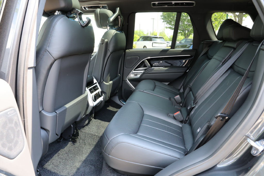 New 2026 Land Rover Range Rover SE AWD/4WD image 8