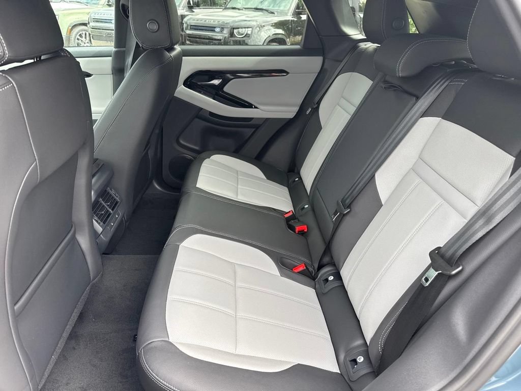 New 2026 Land Rover Range Rover Evoque Hoxton AWD/4WD image 8