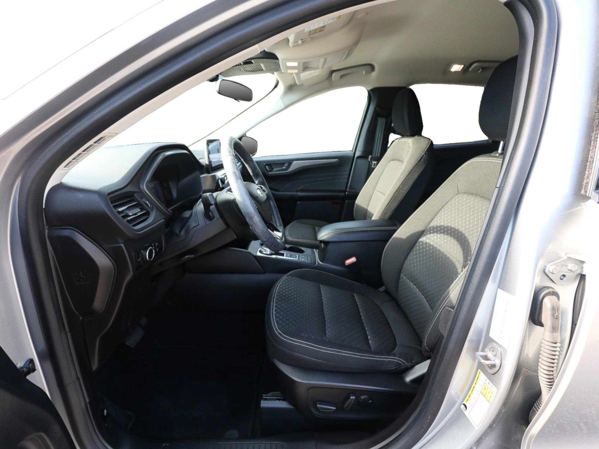Certified 2023 Ford Escape Active AWD/4WD image 12