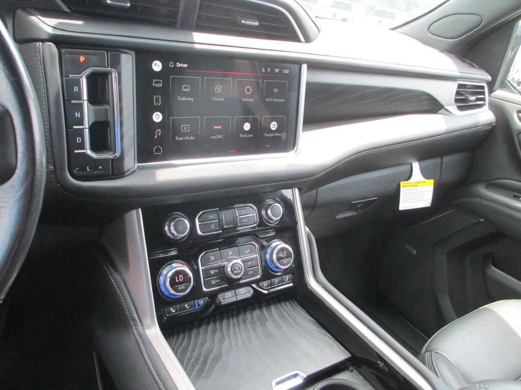Used 2022 GMC Yukon Denali w/ Denali Ultimate Package AWD/4WD image 35