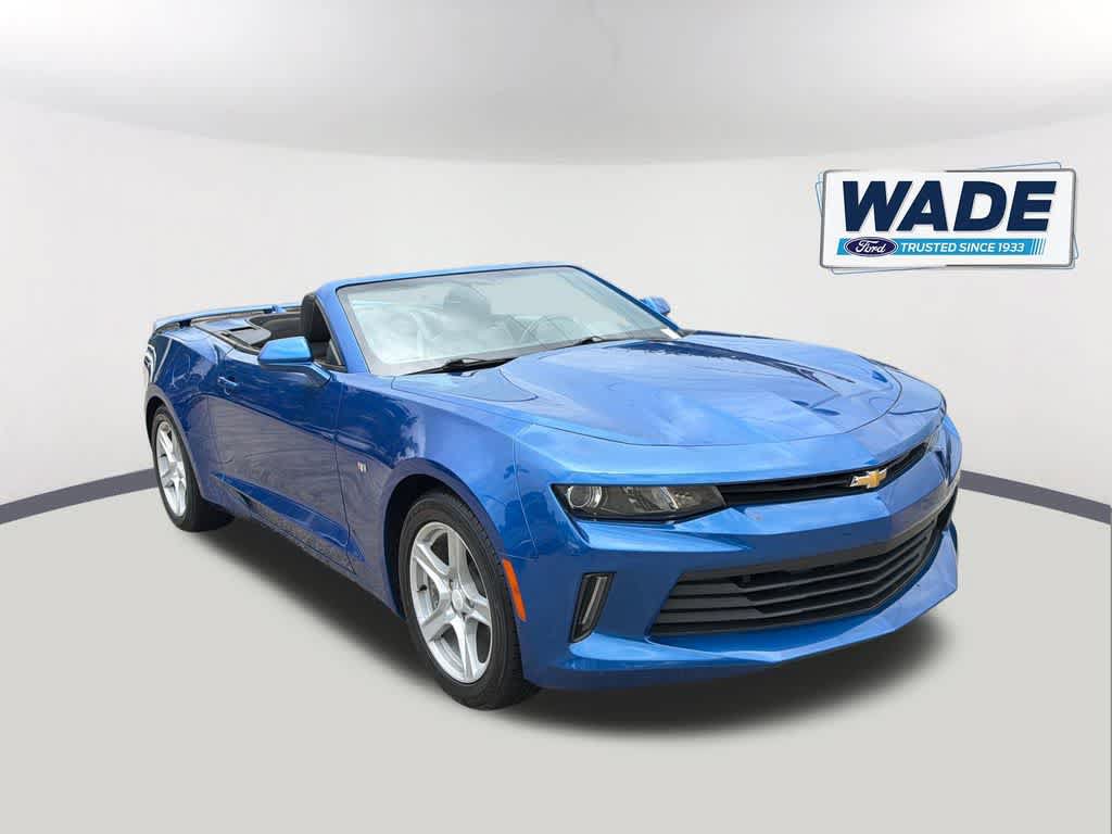 Used 2017 Chevrolet Camaro LT w/ Technology Package RWD image 3