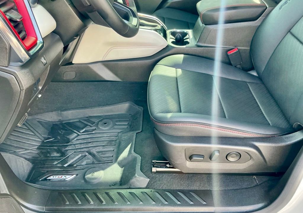 Used 2024 GMC Canyon AT4X image 42