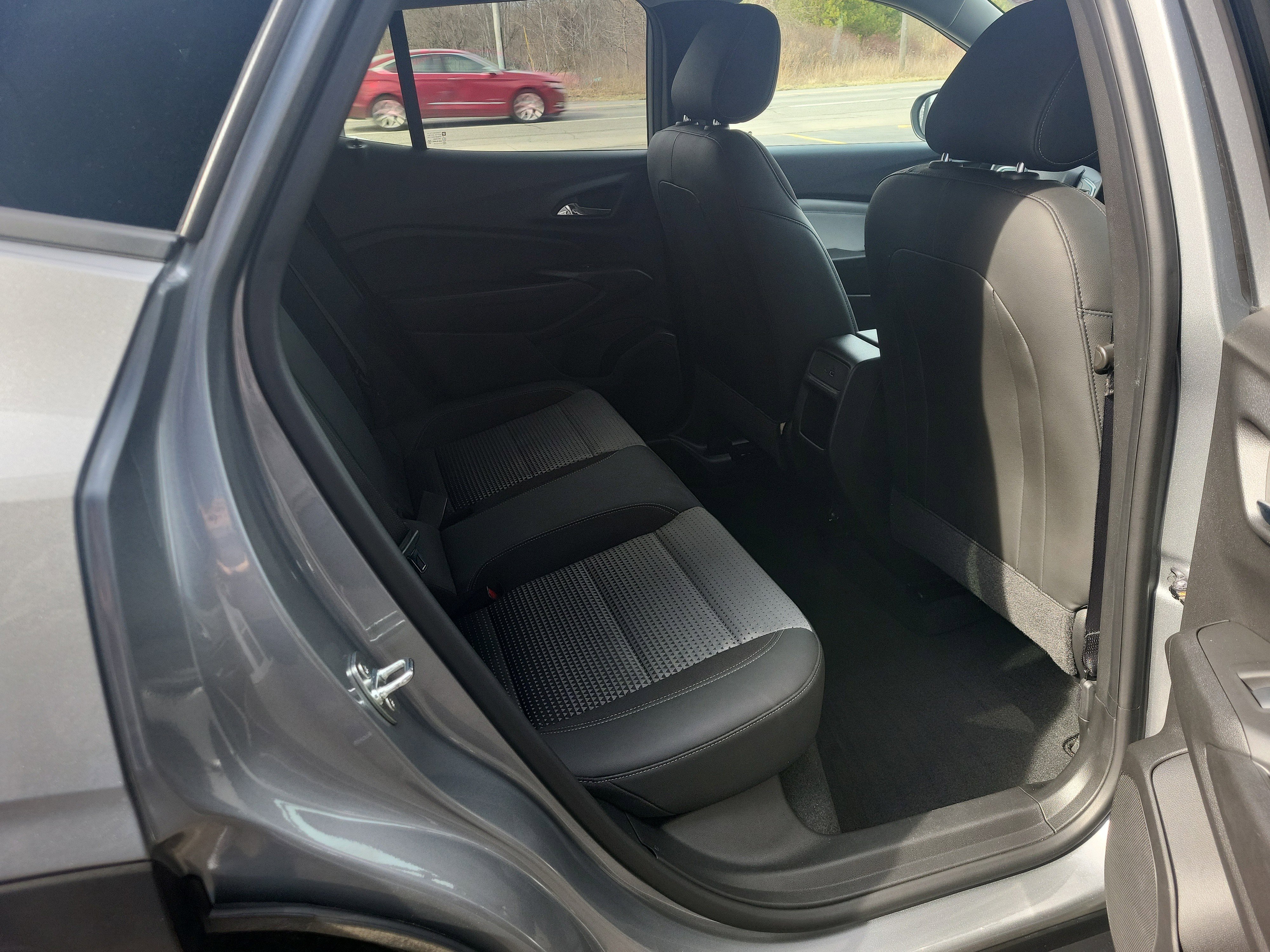 Certified 2024 Chevrolet Trax LT w/ Driver Confidence Package image 17