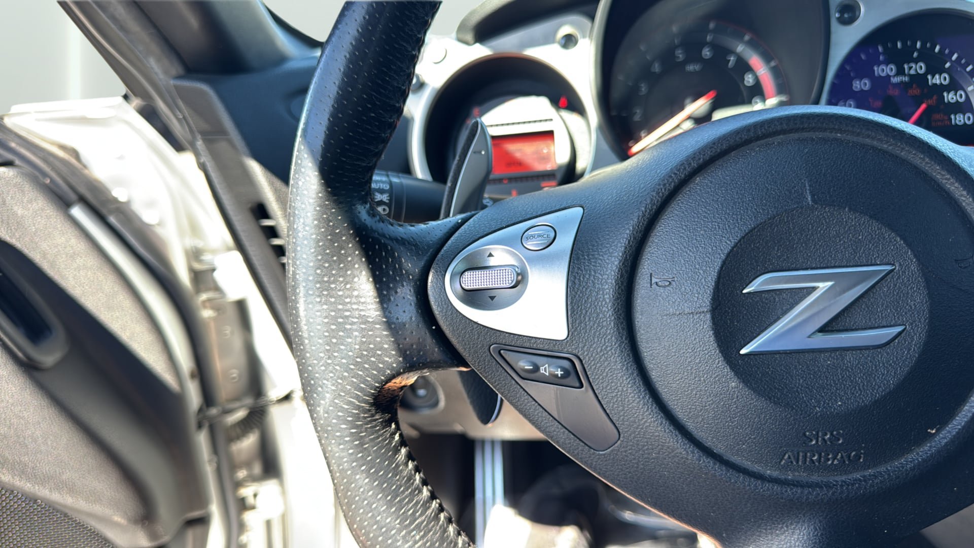 Used 2013 Nissan 370Z Coupe RWD image 27
