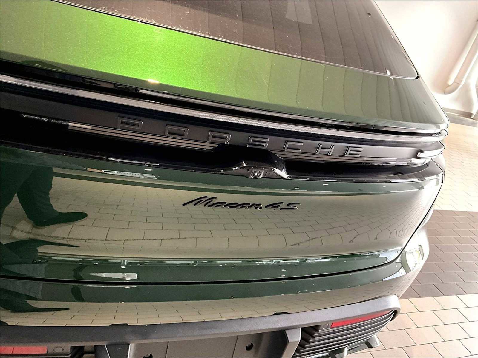 Used 2025 Porsche Macan 4S Electric image 37