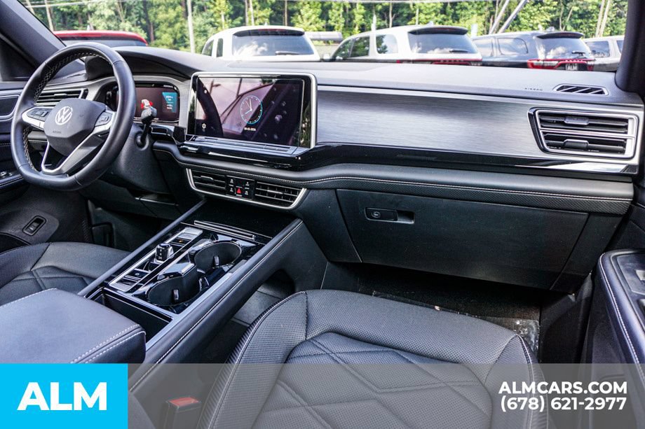 Used 2025 Volkswagen Atlas Cross Sport SE FWD image 23