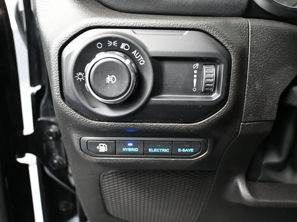 Used 2023 Jeep Wrangler Unlimited Sahara image 29