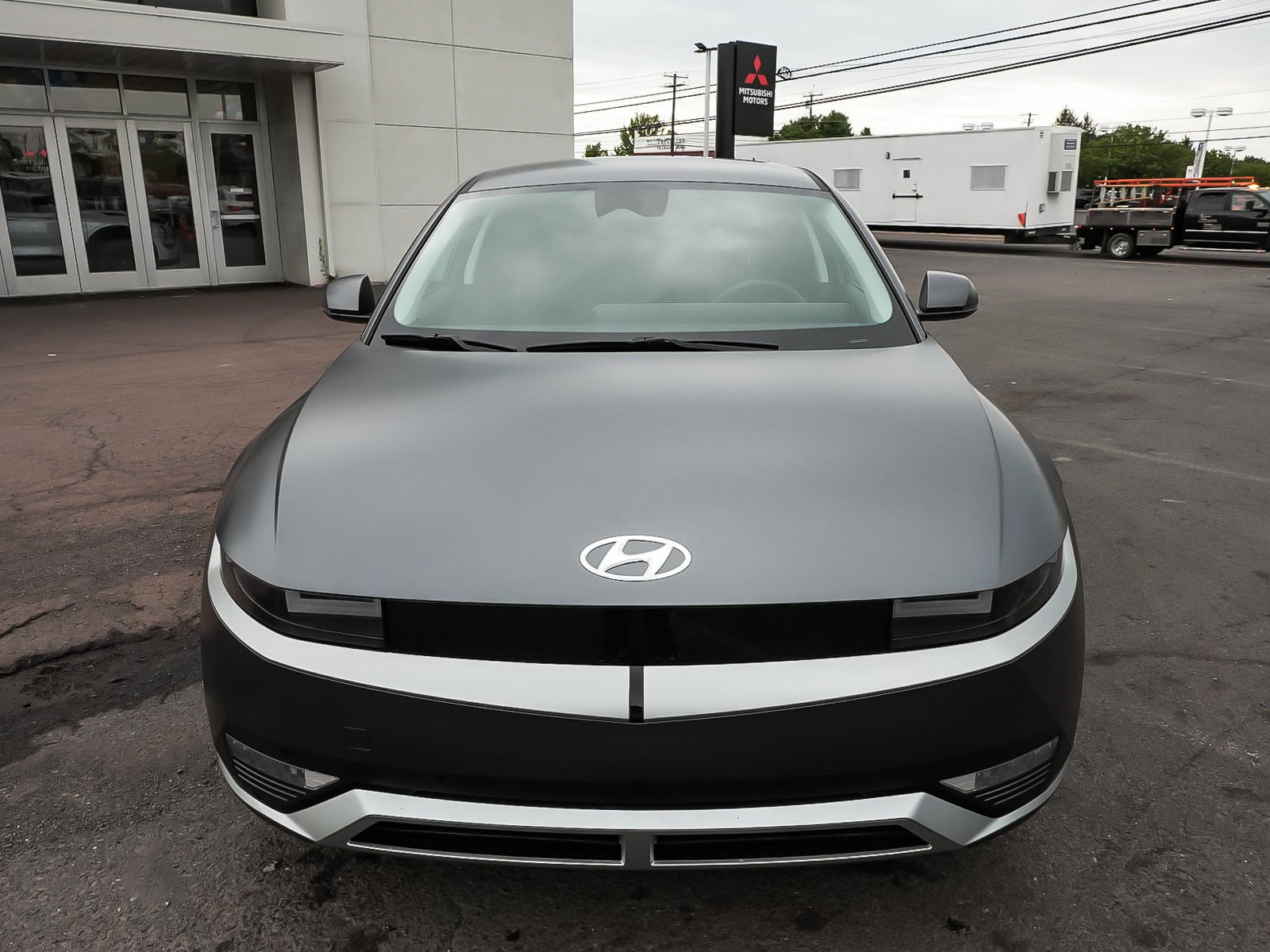 Used 2024 Hyundai Ioniq 5 SEL AWD/4WD image 2