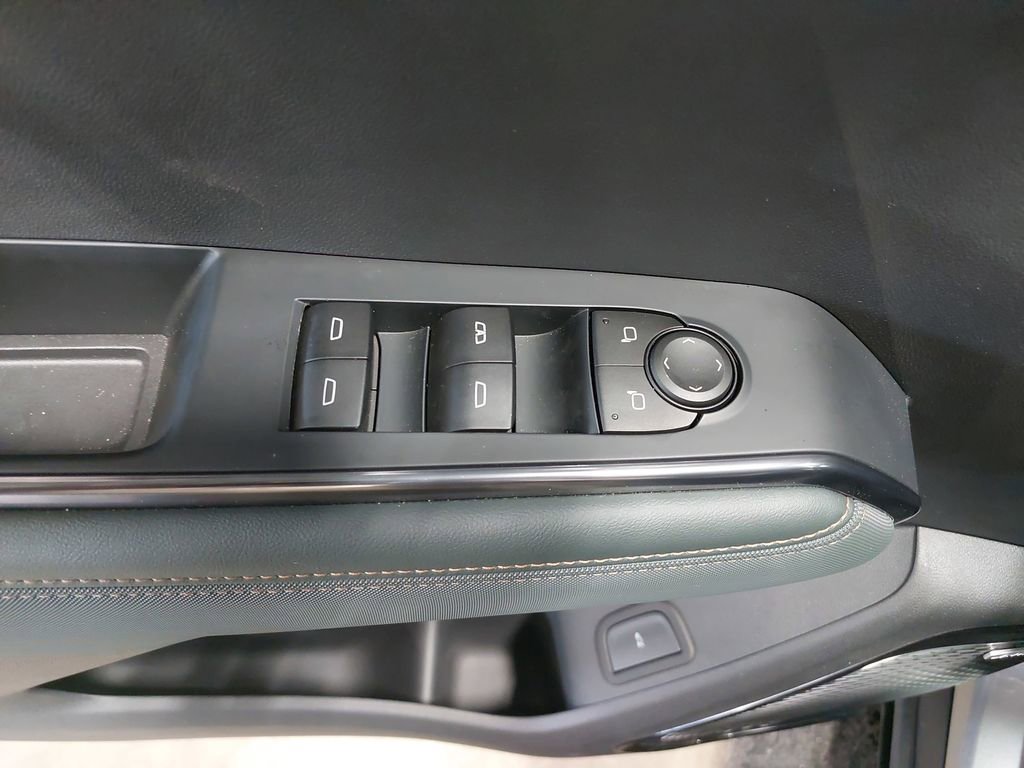 New 2025 GMC Acadia AT4 w/ LPO, Floor Liner Package image 32