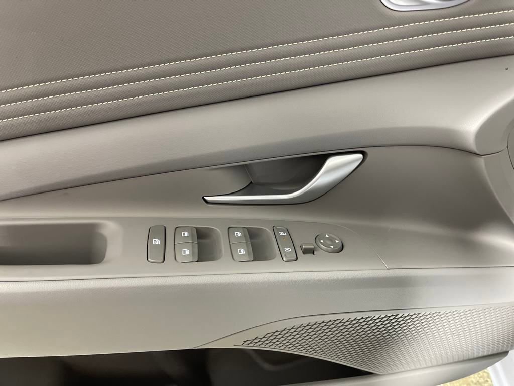 New 2025 Hyundai Elantra Sport image 19