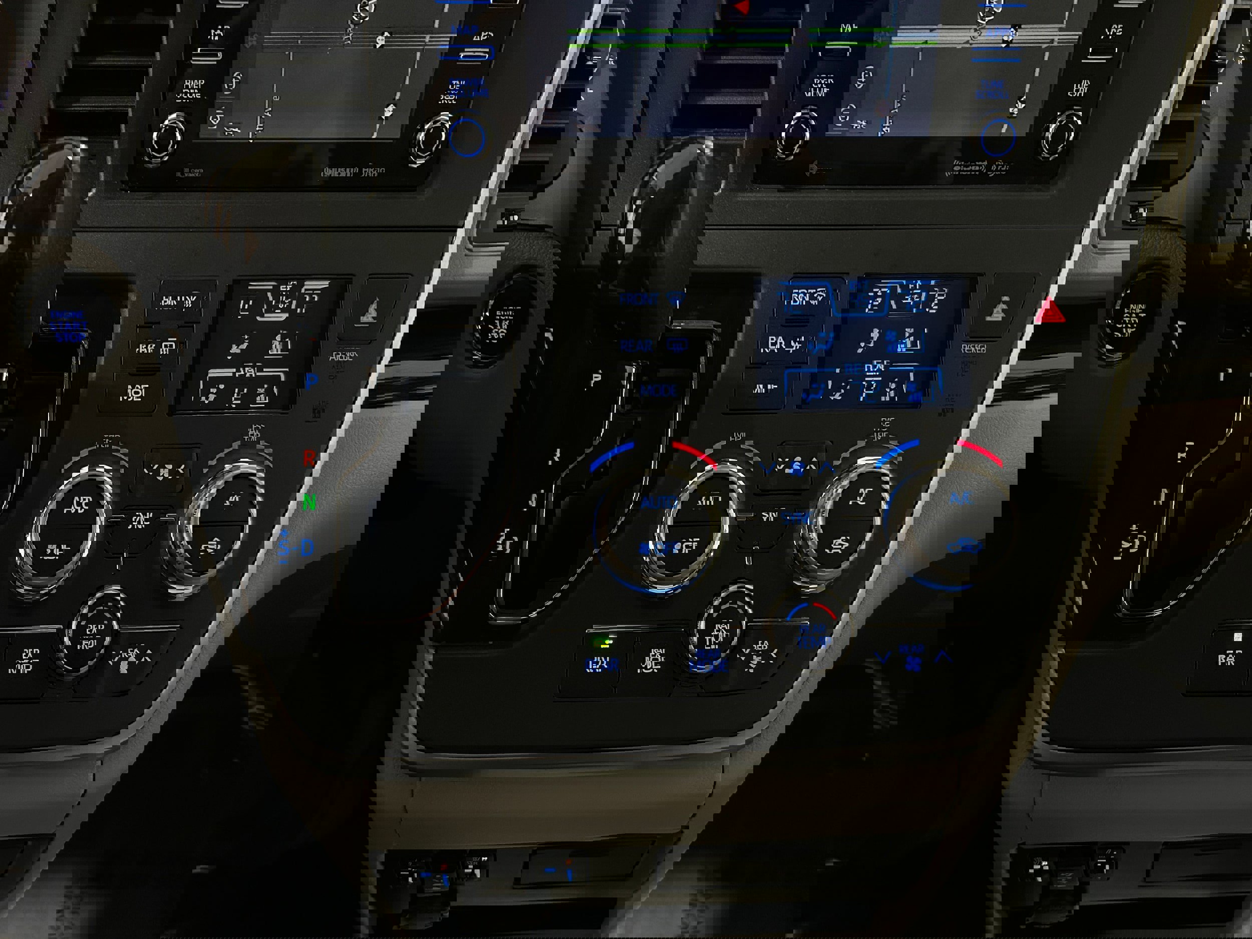 Used 2020 Toyota Sienna XLE w/ XLE Navigation Package image 10