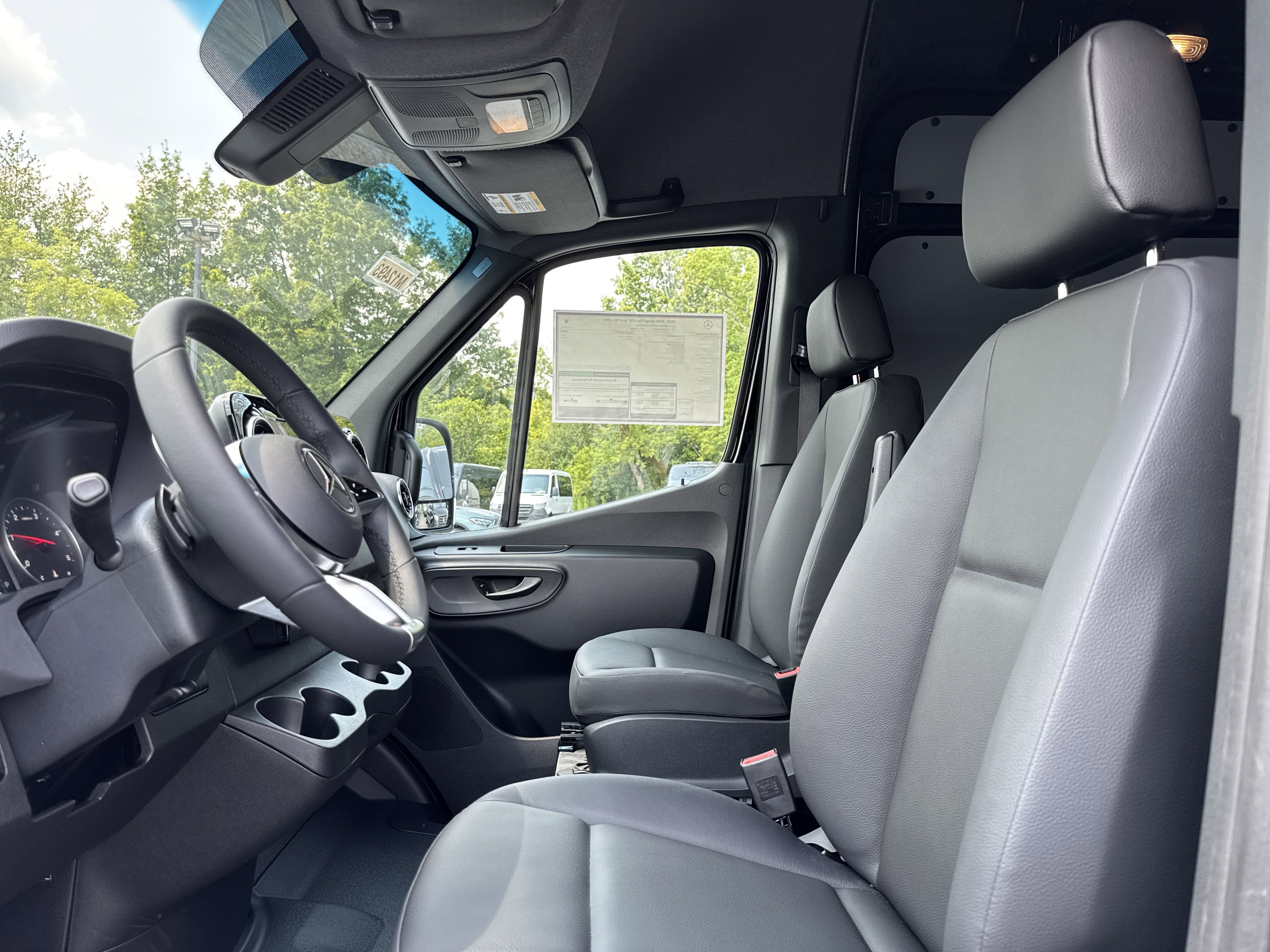 New 2025 Mercedes-Benz Sprinter 2500 image 9