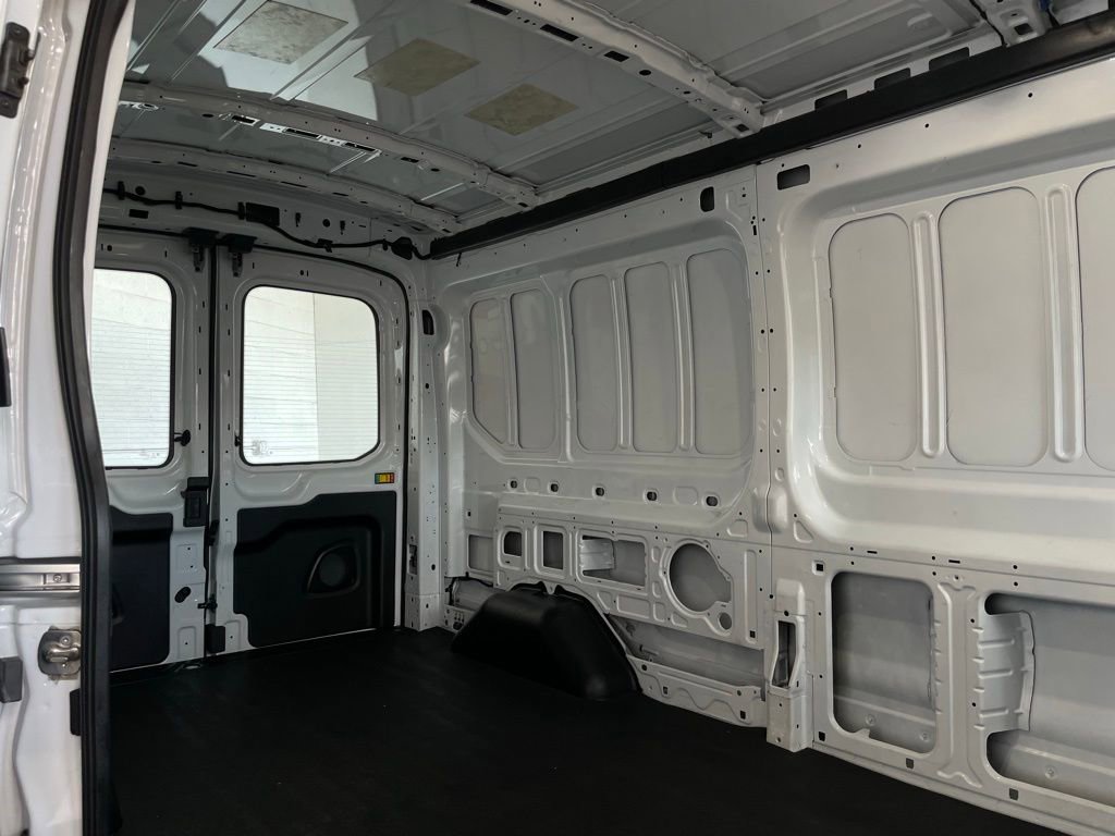 Used 2022 Ford Transit 150 Medium Roof image 19