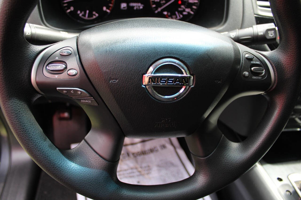 Used 2014 Nissan Pathfinder S image 22