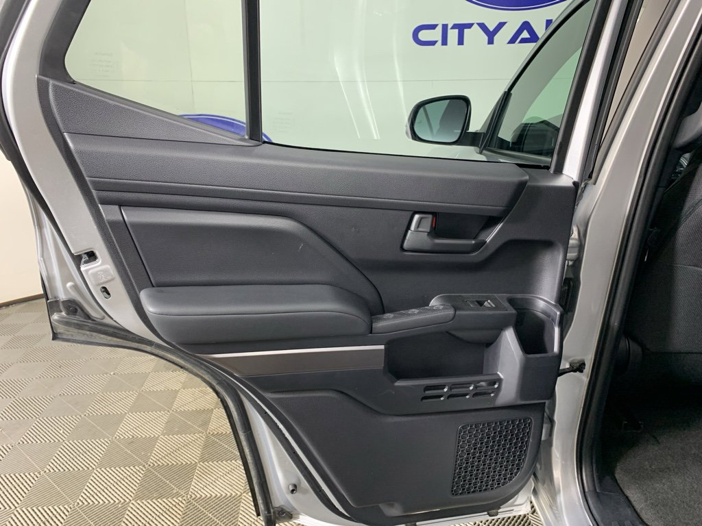 Used 2025 Toyota 4Runner SR5 image 30