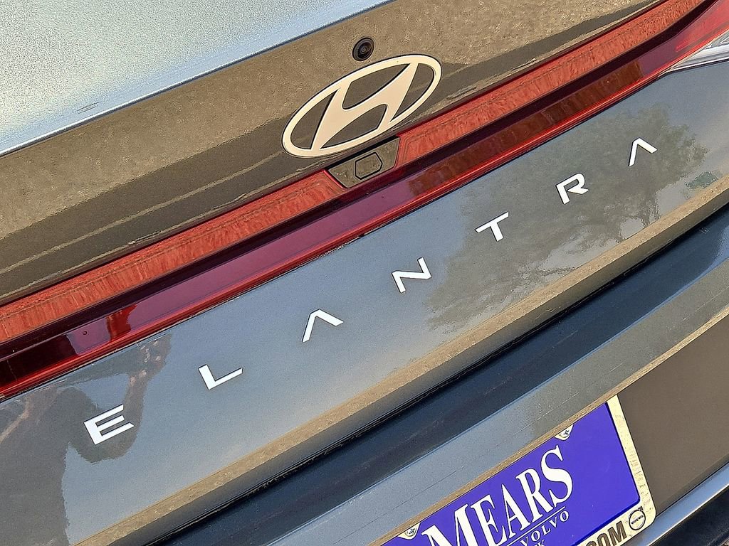 Used 2024 Hyundai Elantra SEL image 11