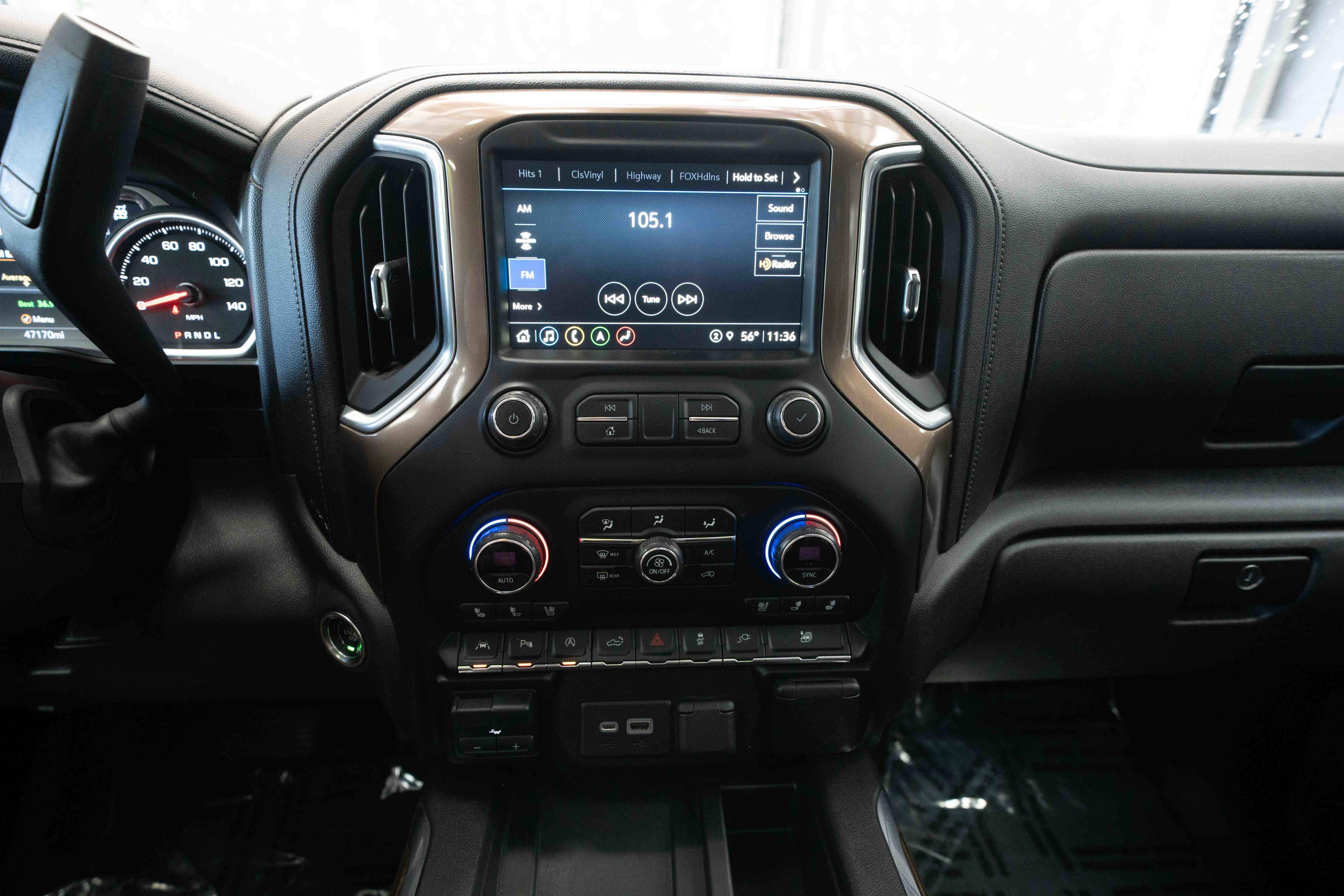Used 2021 Chevrolet Silverado 1500 High Country w/ Technology Package AWD/4WD image 17
